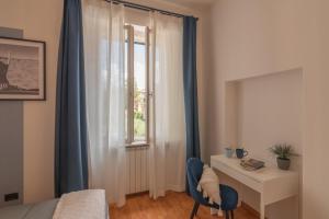 Perugia urban retreat and Light Sauna on king bed