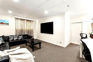 Surfers Paradise Escape Heated Pool