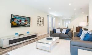 Vibrant 6 Bdrm Home with Fun Themed Rooms at Encore