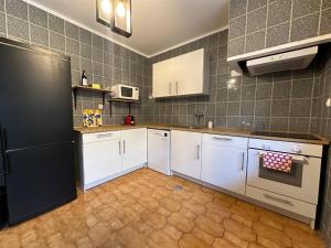 7 room house, 2 kitchens