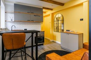 Colorful Apartments Y