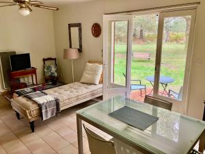 Maison en forêt, calme, proche village et piste cyclable - meublé 3 étoiles