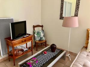 Maison en forêt, calme, proche village et piste cyclable - meublé 3 étoiles