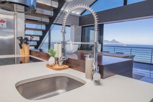Luxury Penthouse at The Waves - Breathtaking Views