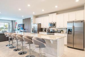 Exquisite 9 Bdrm Home w Games Room at Encore