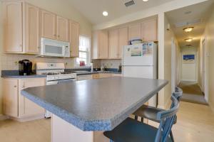 Ocean City Family Getaway about Qtr-Mi to Beach!