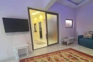 Central 1 Bed w Balcony Sea Views & Roof Terrace