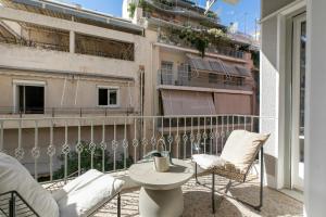 Elysia - Crafted 2-Bedroom Apt & Balcony in Athens