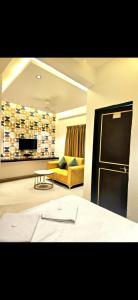 Lotus - कमल Excutive Maharashtra