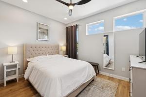 3BR 35BA Rooftop View - Walk to Alamo Dome