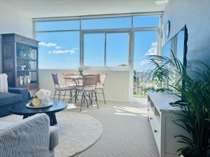 JoJos Place! Harbour views, 2 Beds and free parking