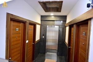 Hotel Noble Nook, 100 Ft Road, Indiranagar