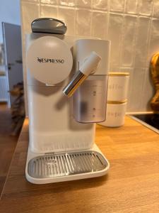 Quiet luxury studio next to airport