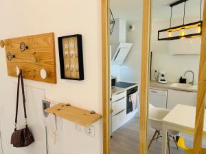 T2 tout neuf avec Parking à 10km dAix et Marseille