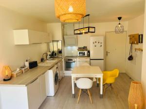 T2 tout neuf avec Parking à 10km dAix et Marseille