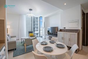 Blue Breeze - Luxury 2BR in Sobha Creek Vistas Near Downtown