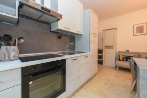 Eric du lac apt near Lake with Pool & ParkingFree