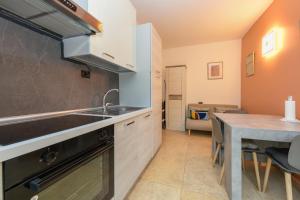 Eric du lac apt near Lake with Pool & ParkingFree