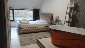 la maison blanche a Hermeton sur Meuse