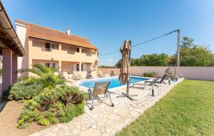 5 Bedroom Cozy Home In Biograd Na Moru