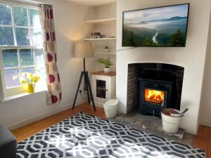 The Holts - Charming 2 Bed Cottage