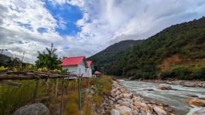 Accomoon River Side Cottages