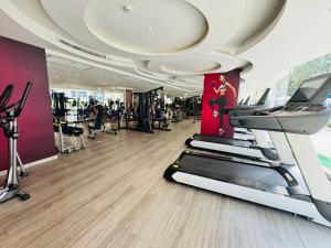 林荫大道公寓Grand Avenue codon 超大泳池 素质极高的公寓