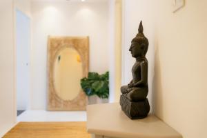 Entire Family house great location near Big Buddha