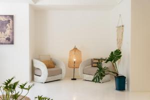 Entire Family house great location near Big Buddha