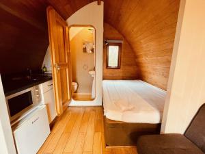 MegaPod 3 at Lee Wick Farm Cottages & Glamping