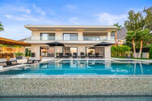 Serenity Blue Luxury Villa 7 Bedrooms