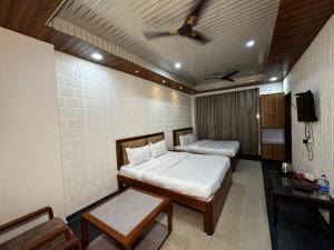 Hotel Himgiri Residency