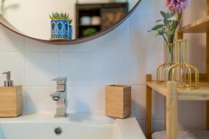 OG2 M Apartment with Balcony - 7km to Salzburg