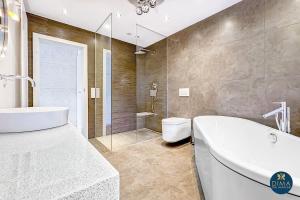 Luxuswohnung in Villen Lage mit Parkblick