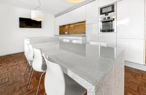 Luxuswohnung in Villen Lage mit Parkblick