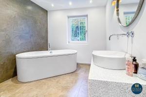 Luxuswohnung in Villen Lage mit Parkblick