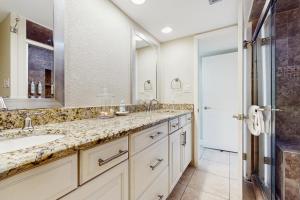 Edgewater Beach Resort 602 Destin (Condo)