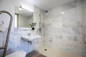 Unique villa nestled between mountains