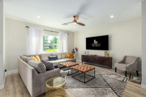 Modern Arcadia Estate with Heated Pool & Bikes