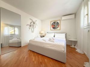 Homeby, Loft Nicholas