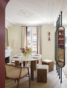 Champs Elysees Luxury Flat