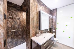 Stockhorn Loft - central, free parking, private