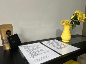 Apartamento até 8 hóspedes - uma quadra do Metrô, Ar condicionado, Wi-fi 50mps e Portaria 24h