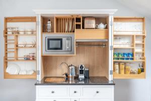 Berkeley Suites, Suite 3