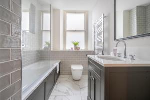 Stylish City-Centre Flat with Double Bed