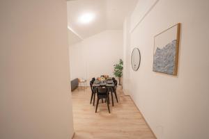 2 Bedroom Apartments, 18 Min to city center, Kitchen, Smart TV