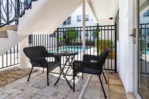 SOFI NEW! King Bed, Beach, BBQ, Gated!