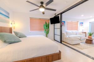 SOFI NEW! King Bed, Beach, BBQ, Gated!