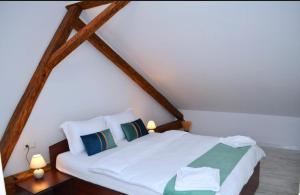 Central Nest parcare inclusa by Summer Smile