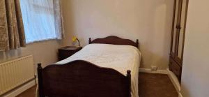 House - Sleeps 10 - Parking - 40 Mins to Dublin